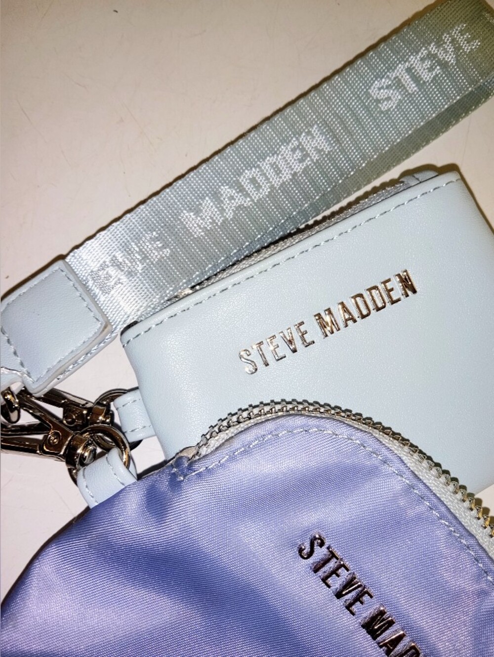 NWOT Steve Madden 2 Tone Blue Double Pouch Wristlet Set.